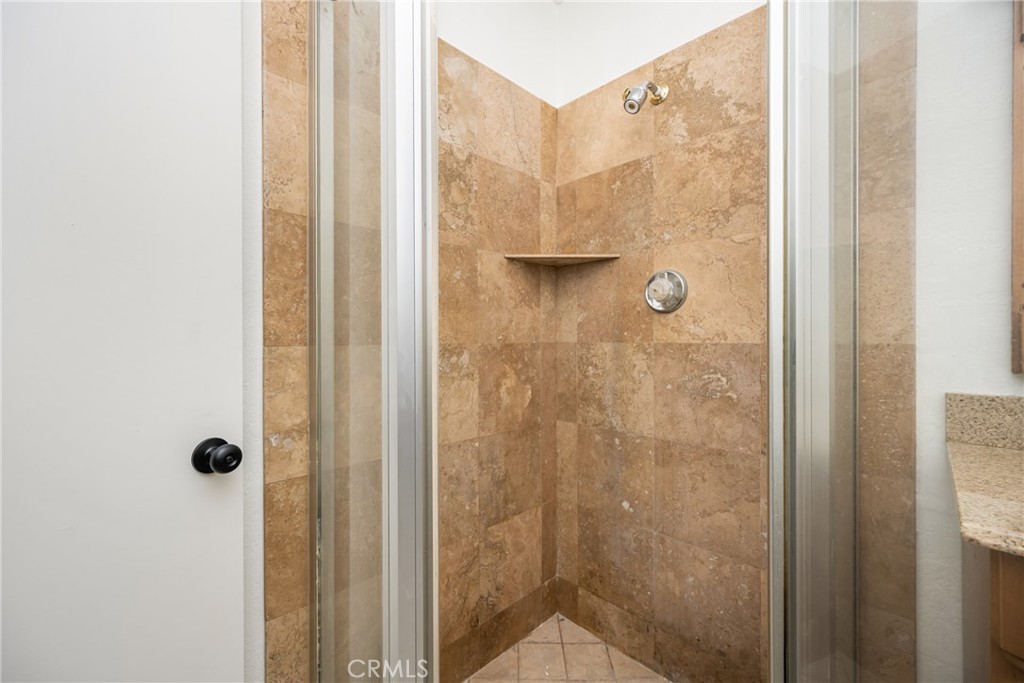 16481 Valle Vista Way Riverside, CA 92506 - Photo 24 of 73