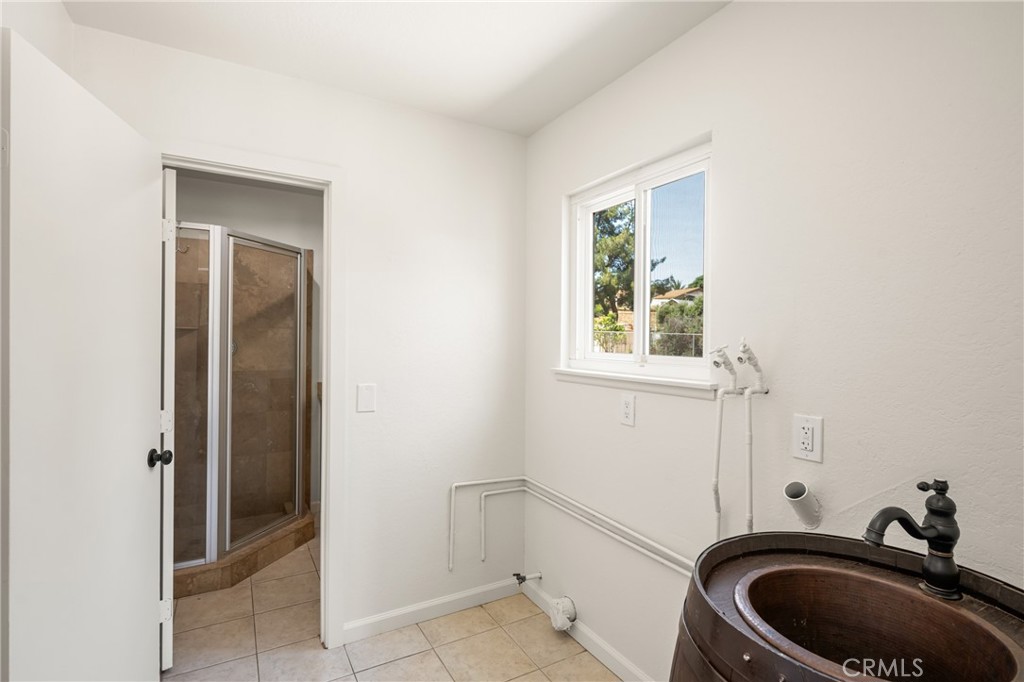 16481 Valle Vista Way Riverside, CA 92506 - Photo 45 of 73