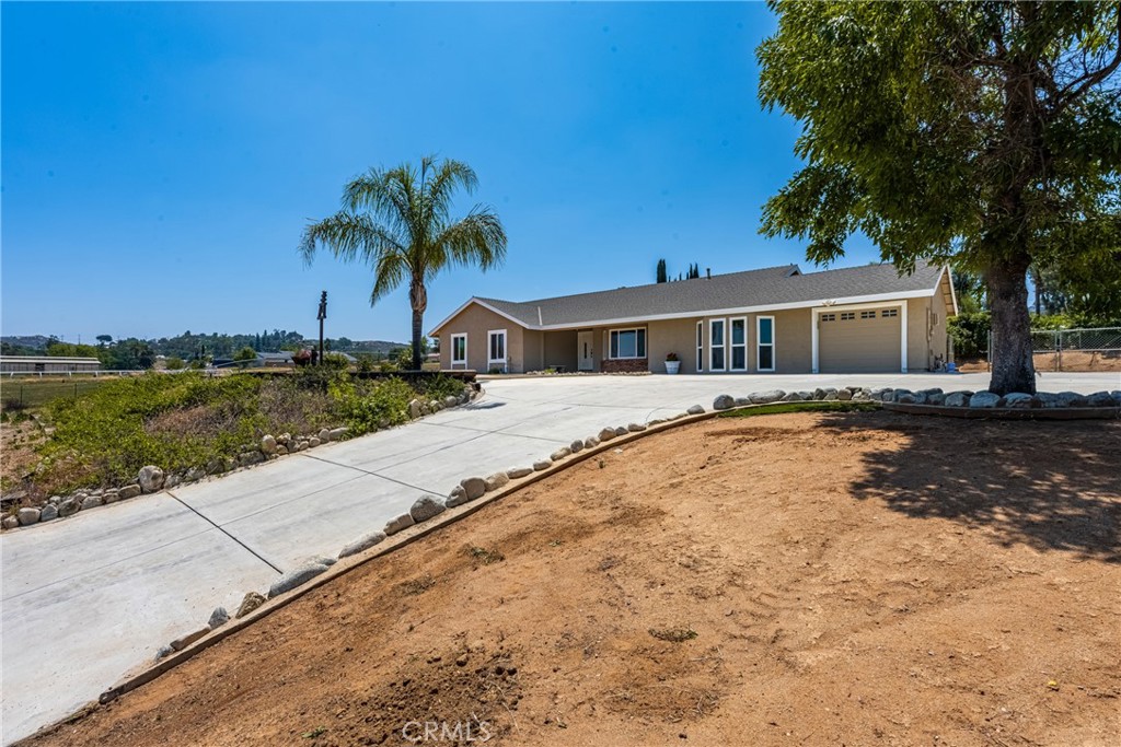 16481 Valle Vista Way Riverside, CA 92506 - Photo 61 of 73