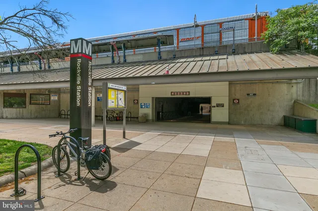 $349,900 | 302 Highland Avenue, Rockville, MD 20850