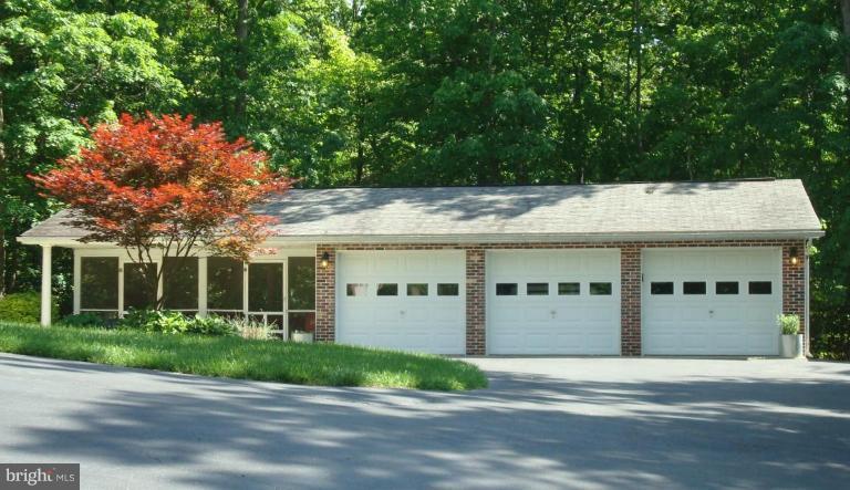 4580 Wilkerson Road Brandywine, MD 20613 - Photo 18 of 26 Garage 1