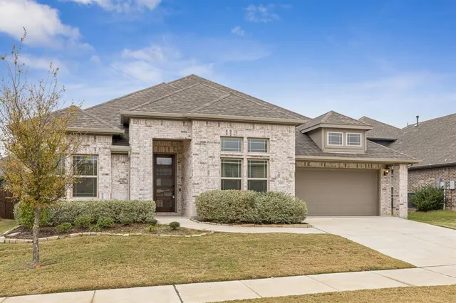 $2,450 | 300 Navo Road, Little Elm, TX 75068