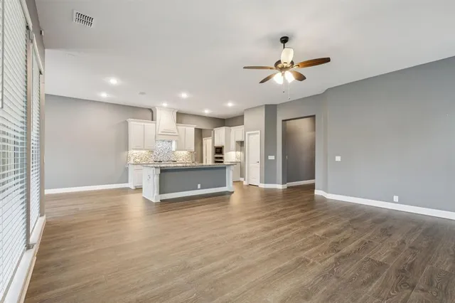 $2,450 | 300 Navo Road, Little Elm, TX 75068