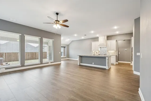 $2,450 | 300 Navo Road, Little Elm, TX 75068