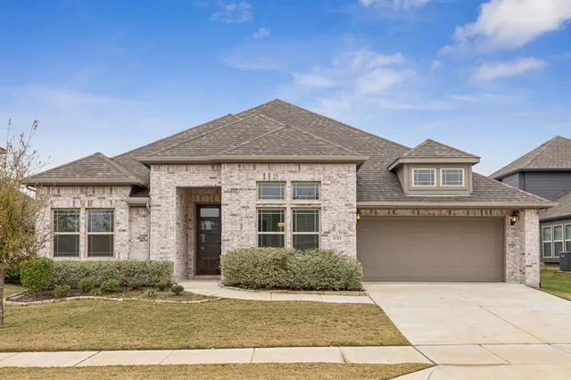 $2,450 | 300 Navo Road, Little Elm, TX 75068