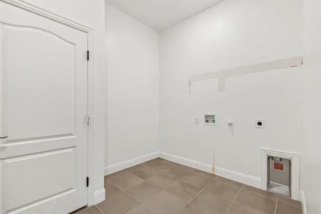 $2,450 | 300 Navo Road, Little Elm, TX 75068