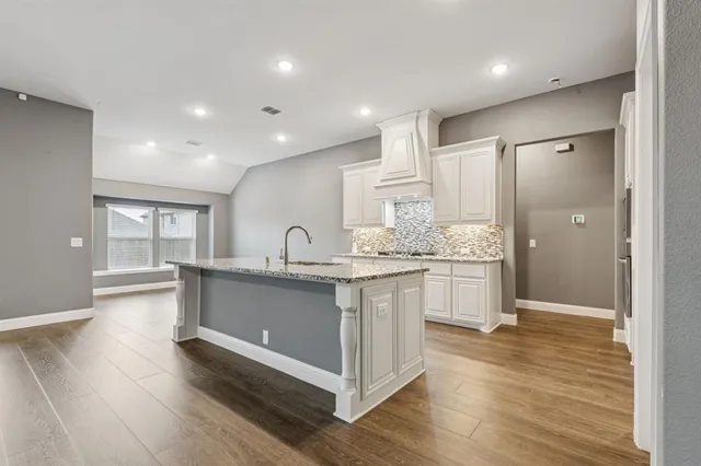 $2,450 | 300 Navo Road, Little Elm, TX 75068