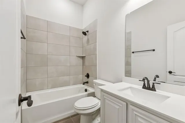 $2,450 | 300 Navo Road, Little Elm, TX 75068