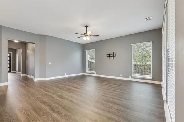 $2,450 | 300 Navo Road, Little Elm, TX 75068