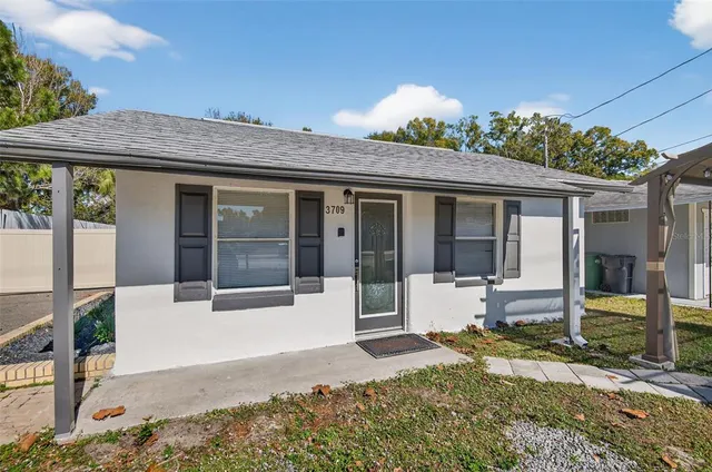 $1,800 | 3709 West Gray Street, Tampa, FL 33609
