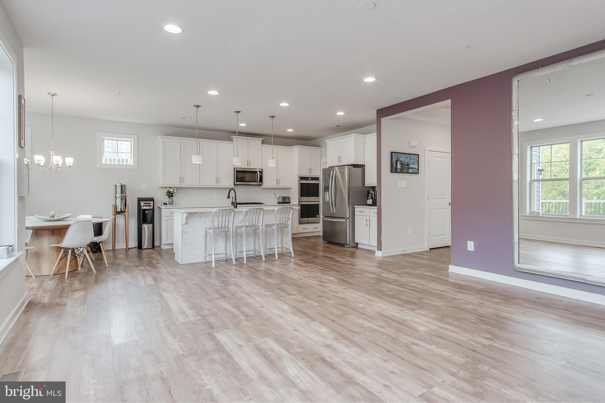 2048 Chamberlain Drive Frederick, MD 21702 - Photo 13 of 39 Living room Pic 1