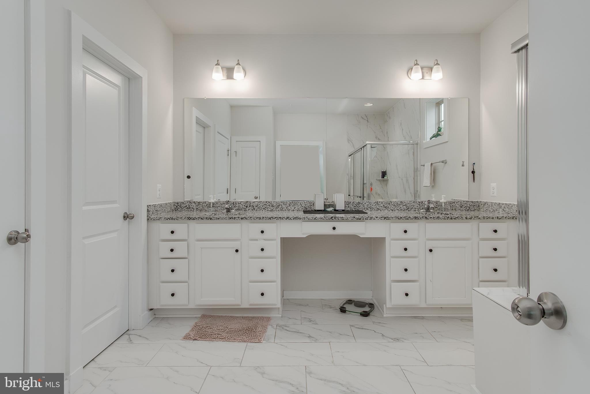 2048 Chamberlain Drive Frederick, MD 21702 - Photo 21 of 39 Owners bathroom Pic 3