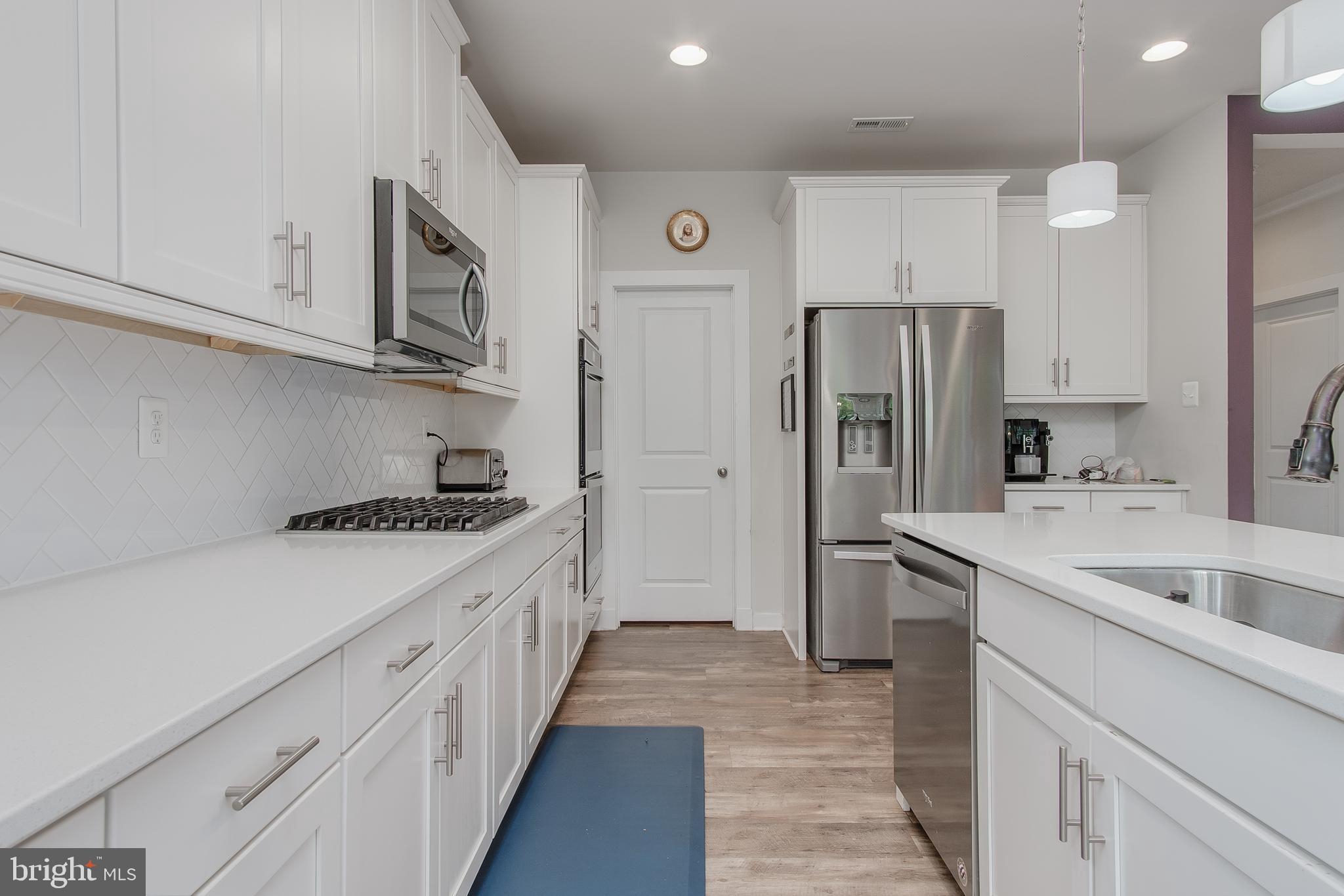 2048 Chamberlain Drive Frederick, MD 21702 - Photo 9 of 39 Kitchen Pic 4