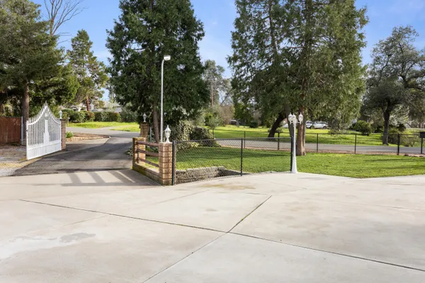 $599,000 | 8641 Redbank Road, Redding, CA 96001