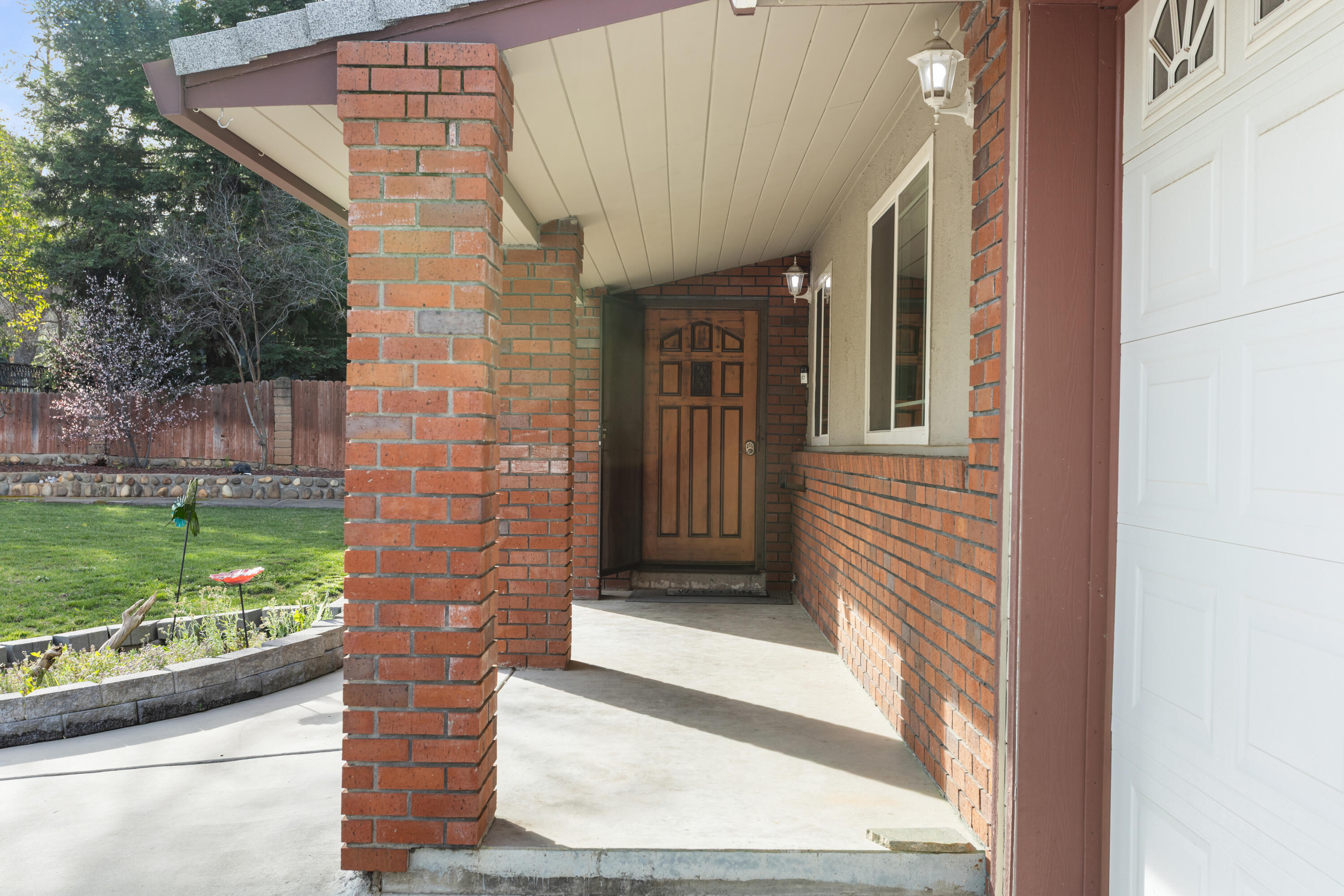 8641 Redbank Road Redding, CA 96001 - Photo 6 of 59 Entry