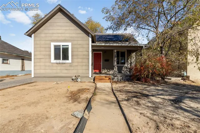 a house view with a outdoor space