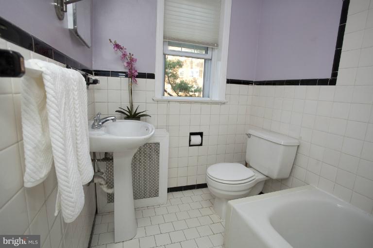 2404 Colston Drive, Unit 101 Silver Spring, MD 20910 - Photo 6 of 19 Bath