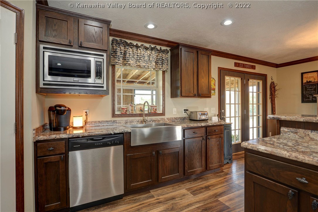 1090 Ambler Ridge Walton, WV 25286 - Photo 15 of 30 Gallery Image 15