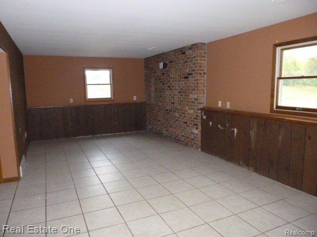 7907 Pingree Road Pinckney, MI 48169 - Photo 14 of 26 264-041382 Family Room.jpg