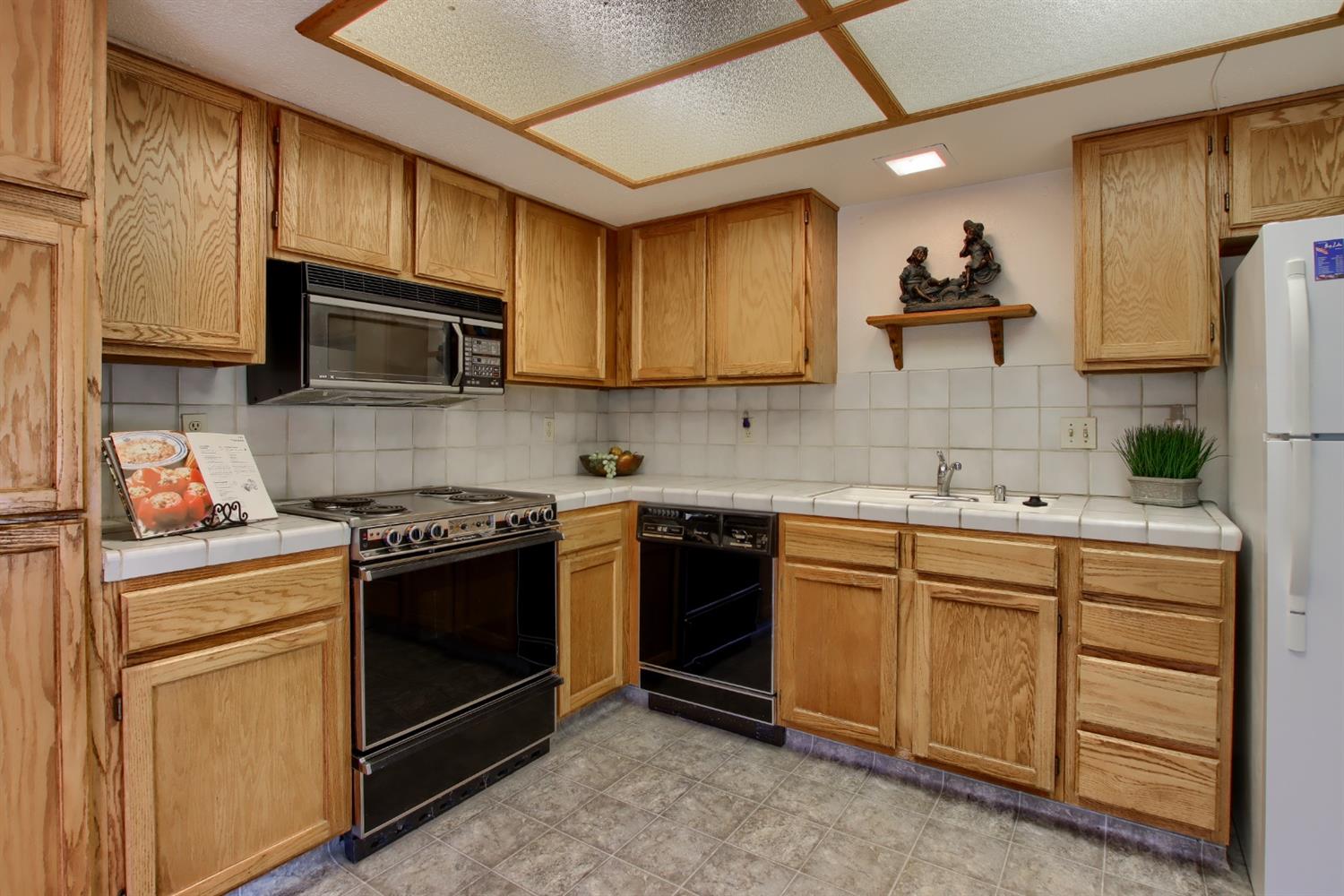 40502 Saddleback Road Bass Lake, CA 93604 - Photo 14 of 34 Gallery Image 14