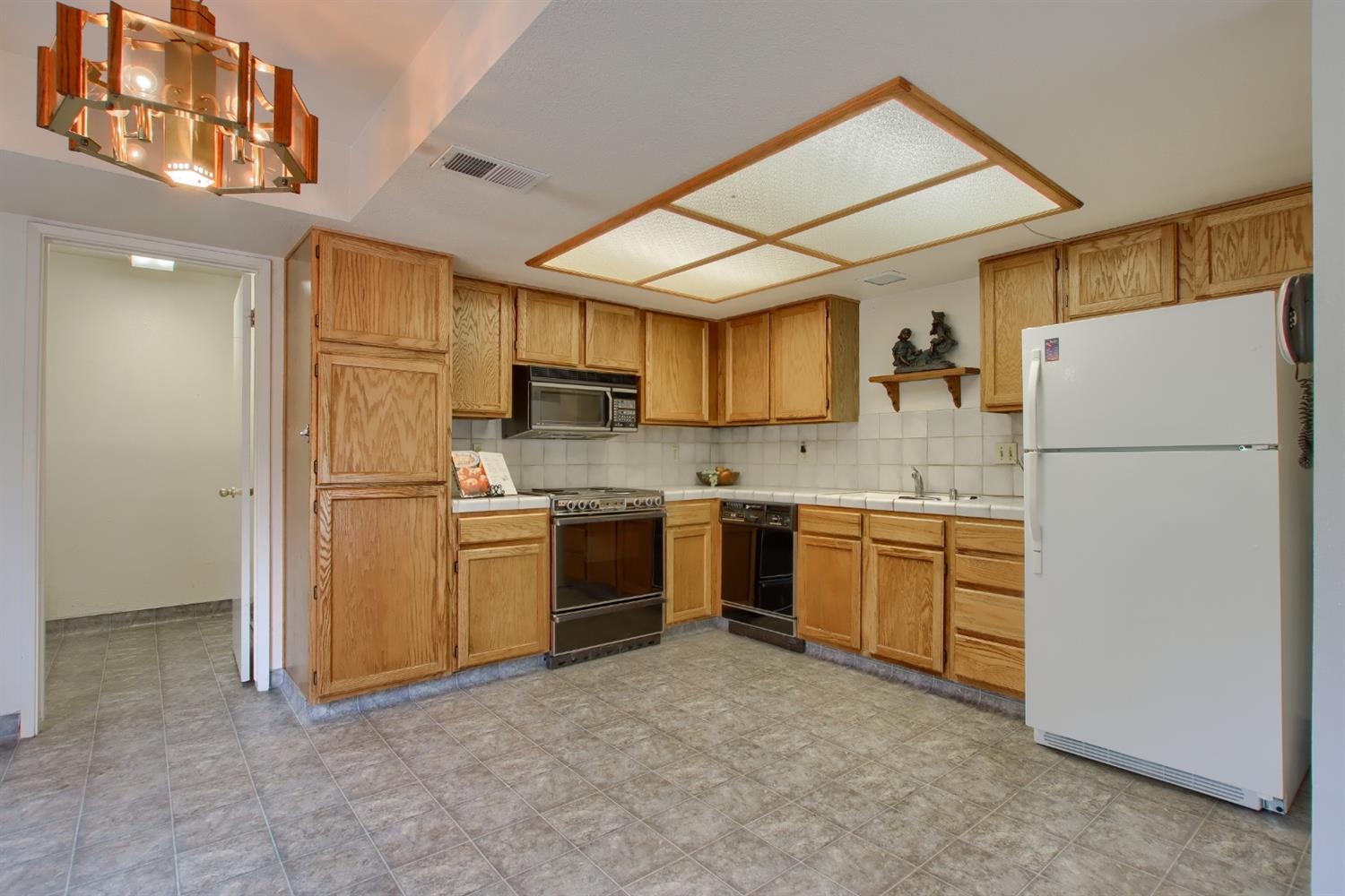 40502 Saddleback Road Bass Lake, CA 93604 - Photo 15 of 34 Gallery Image 15