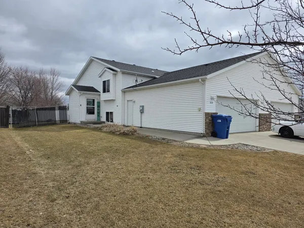 $250,000 | 814 Woodbridge Circle, Dilworth, MN 56529