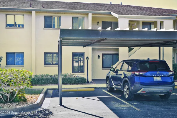 $250,000 | 220 South 5th Street, Unit 205, Cocoa Beach, FL 32931