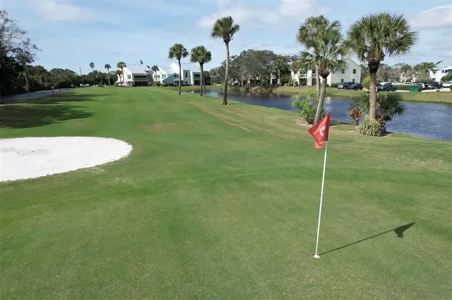 $242,000 | 5725 Pelican Pointe Drive, Unit 4, Sebastian, FL 32958