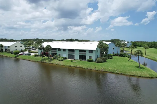 $242,000 | 5725 Pelican Pointe Drive, Unit 4, Sebastian, FL 32958