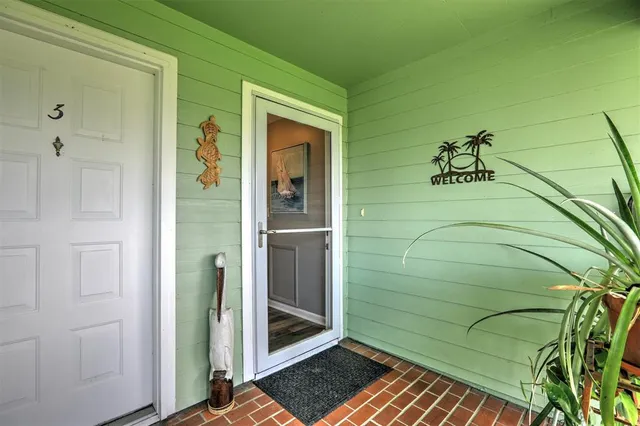 $242,000 | 5725 Pelican Pointe Drive, Unit 4, Sebastian, FL 32958