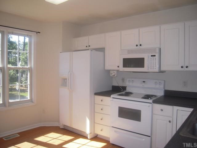 511 Windcrest Road Durham, NC 27713 - Photo 3 of 12 Kitchen