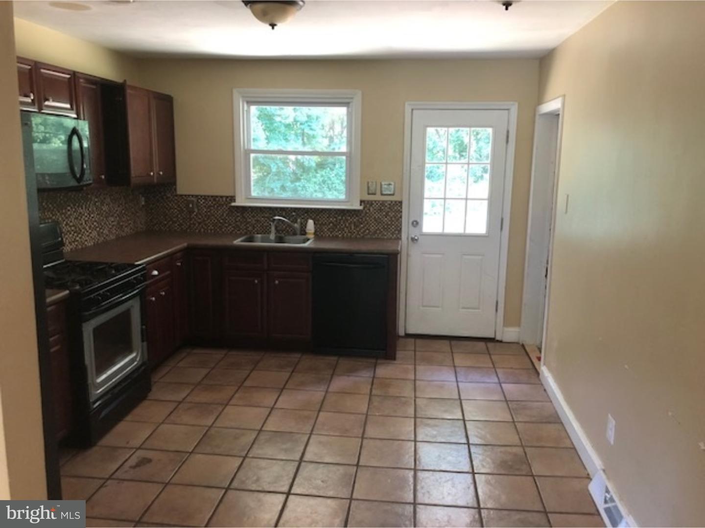 922 Bentley Road Lindenwold, NJ 08021 - Photo 13 of 21