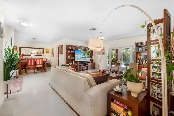 $1,049,900 | 17071 Southwest 86th Avenue, Palmetto Bay, FL 33157