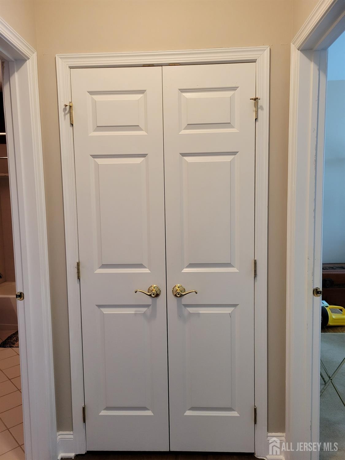 100 Middlesex Boulevard, Unit 341 Plainsboro, NJ 08536 - Photo 8 of 16 a bathroom with a shower