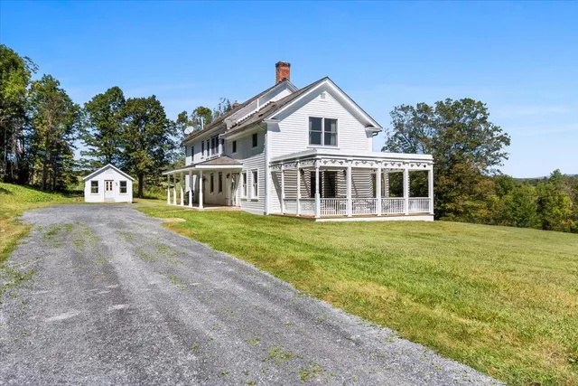 $795,000 | 130 Ipan Road, Shaftsbury, VT 05257