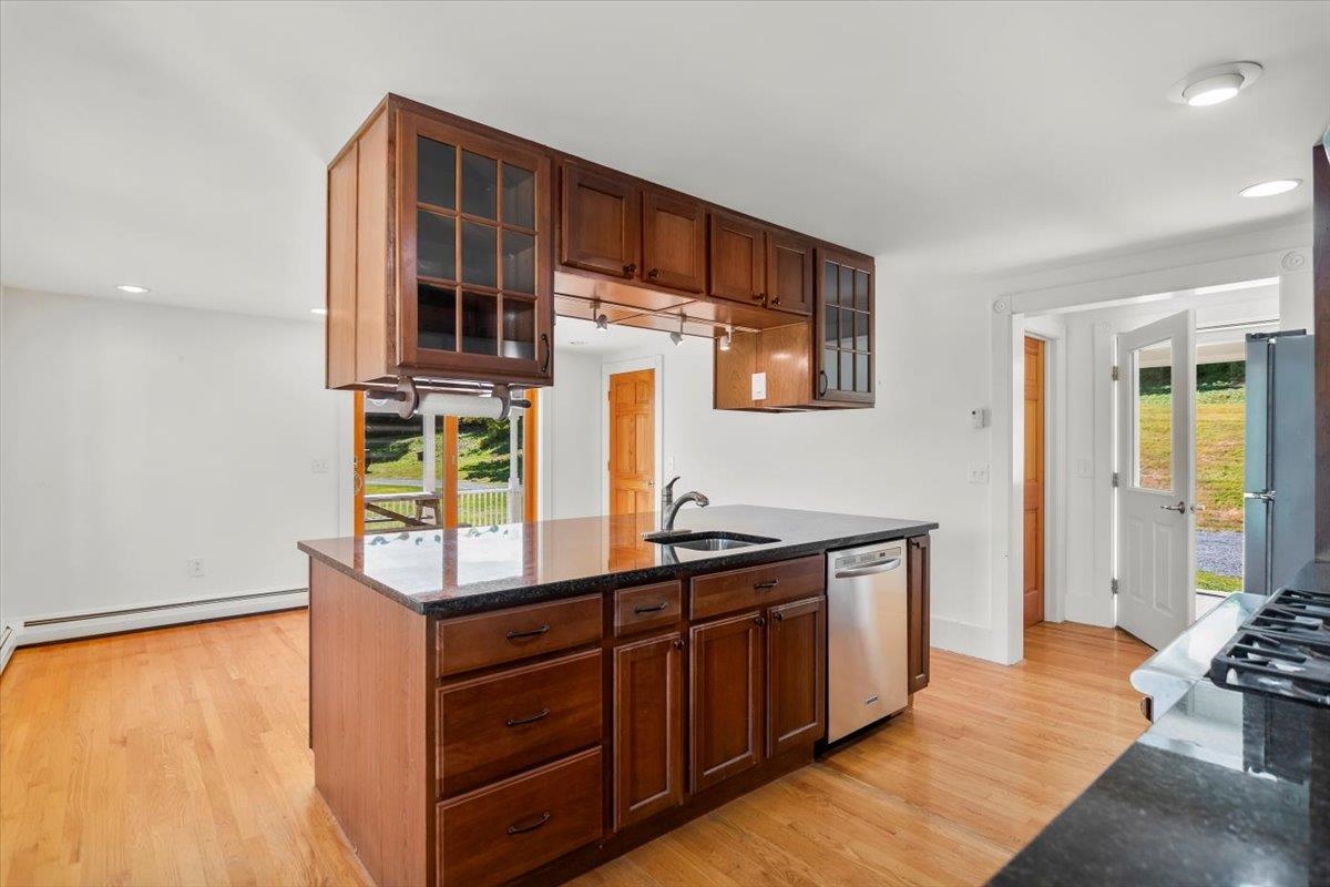 130 Ipan Road Shaftsbury, VT 05257 - Photo 7 of 32