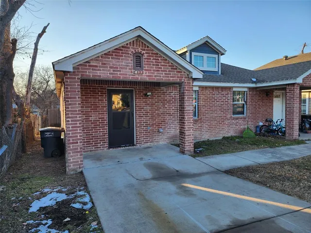 $1,250 | 3522 8th Avenue, Fort Worth, TX 76110