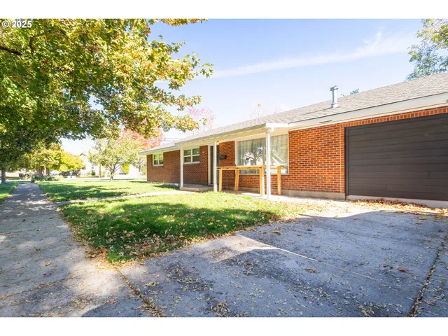 $359,900 | 1009 13th Street, La Grande, OR 97850