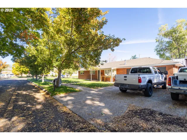 $359,900 | 1009 13th Street, La Grande, OR 97850