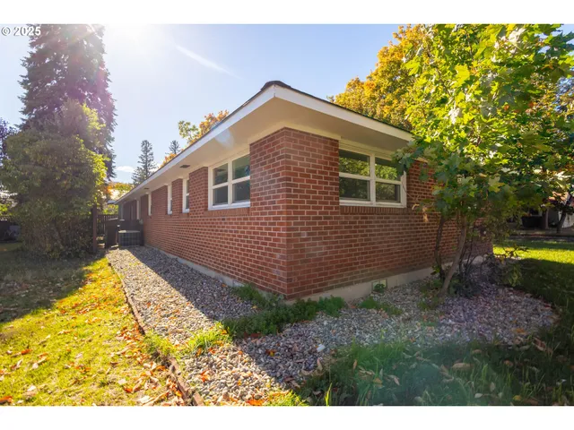 $359,900 | 1009 13th Street, La Grande, OR 97850