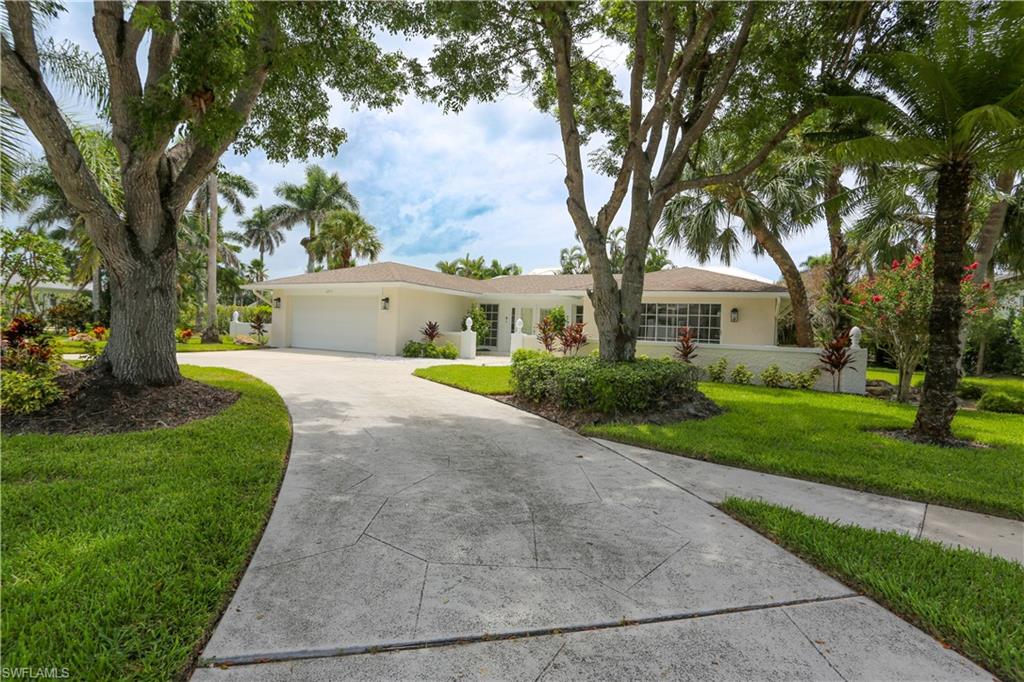 2901 Crayton Road Naples, FL 34103 - Photo 9 of 50