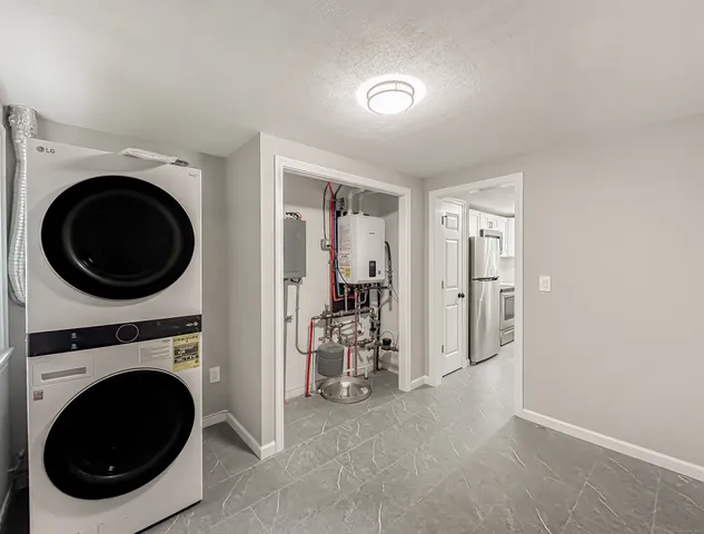 $1,800 | 85 Cold Spring Circle, Naugatuck, CT 06770