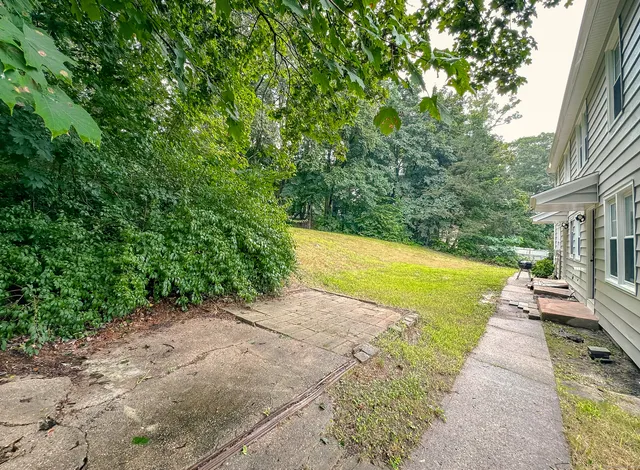 $1,800 | 85 Cold Spring Circle, Naugatuck, CT 06770