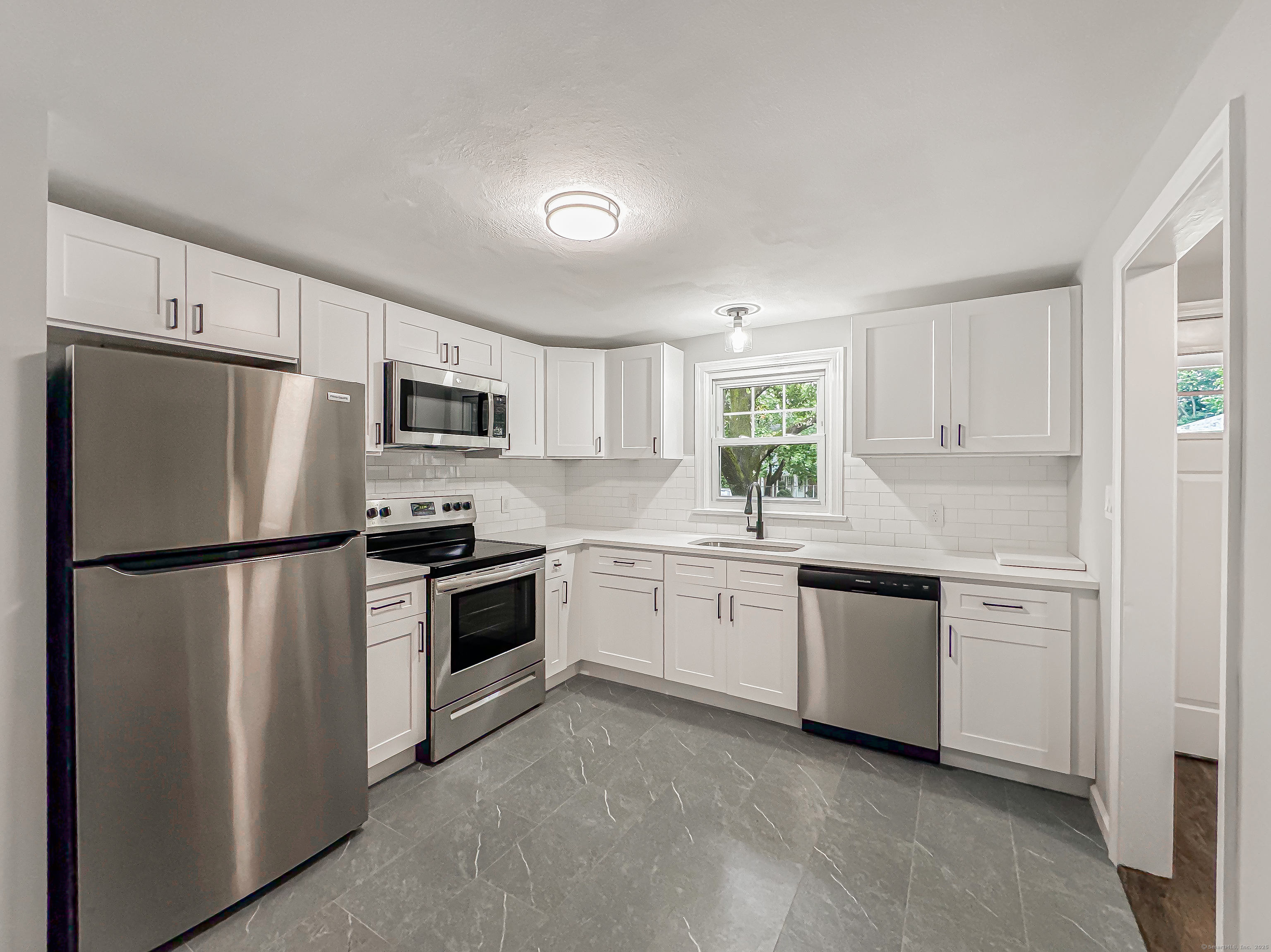 85 Cold Spring Circle Naugatuck, CT 06770 - Photo 2 of 13