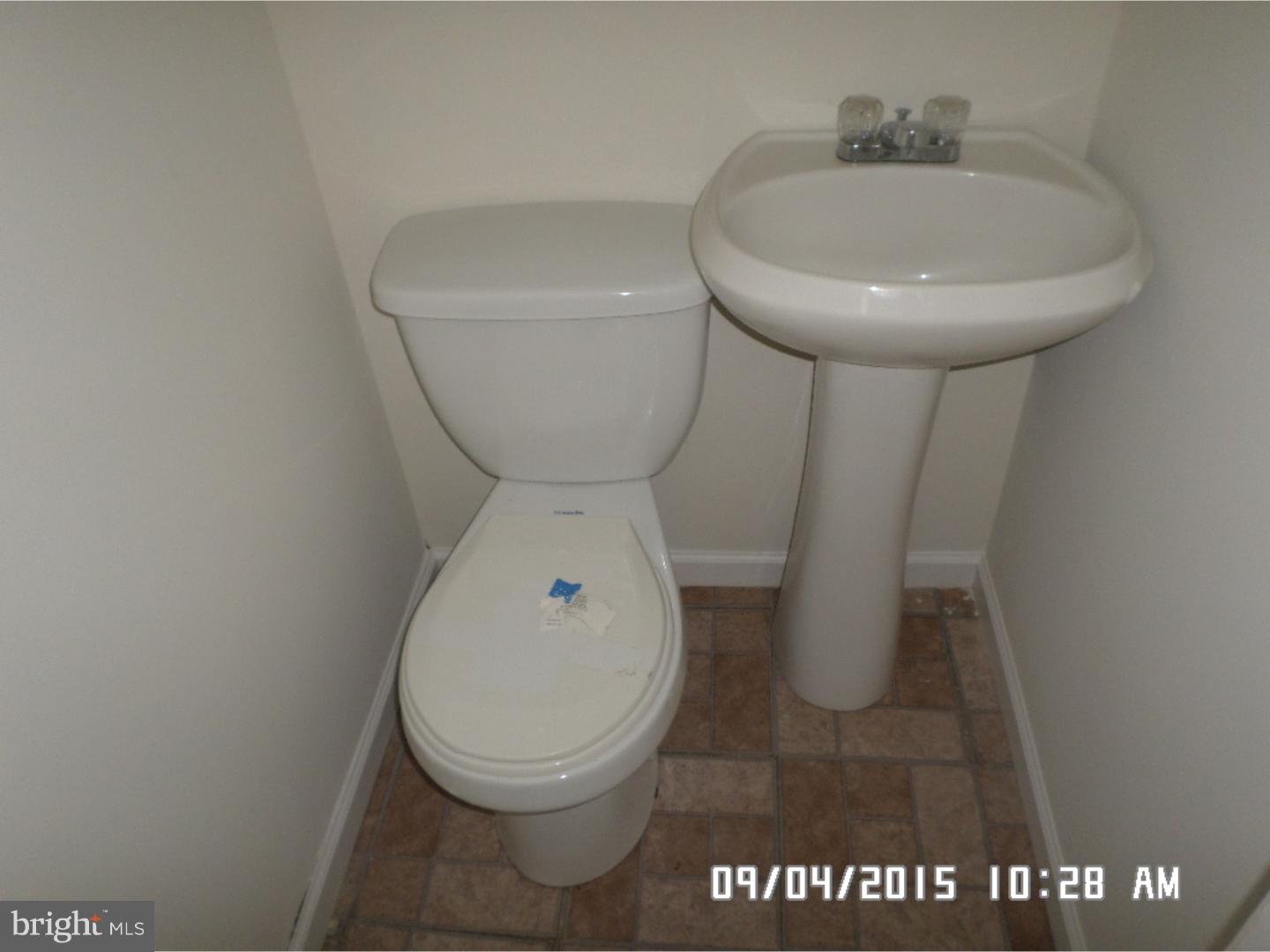 7015 Hilltop Road Upper Darby, PA 19082 - Photo 11 of 25