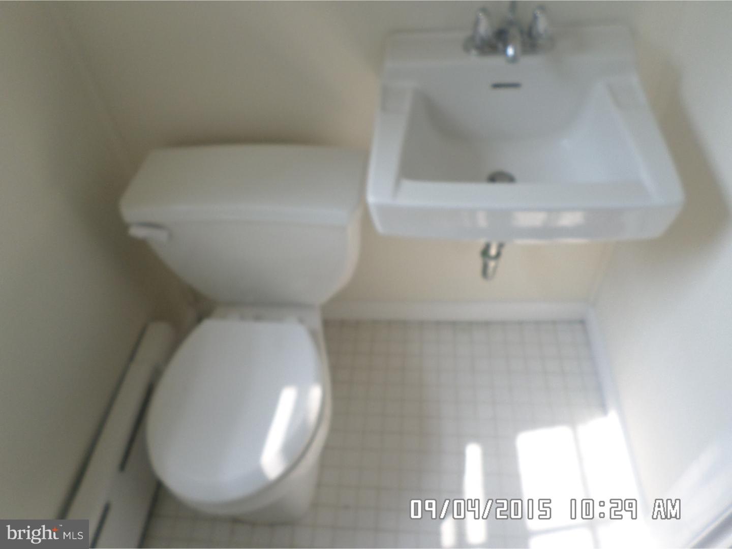 7015 Hilltop Road Upper Darby, PA 19082 - Photo 20 of 25