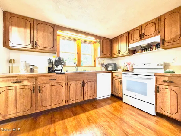 $364,500 | 11 Continental Drive, Schroon Lake, NY 12870