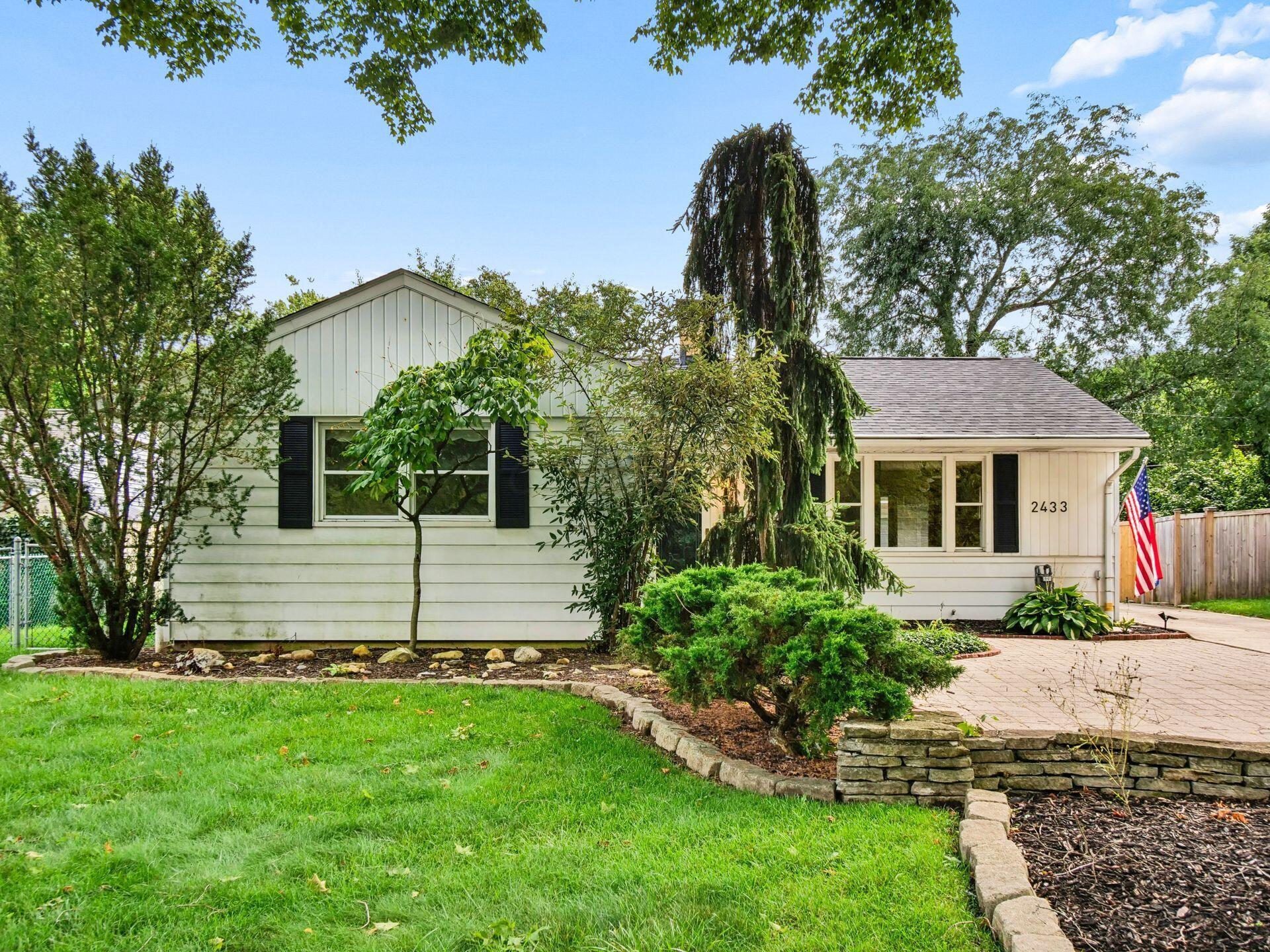 2433 Fishinger Road Upper Arlington, OH 43221 - Photo 2 of 69 004_ Rd Columbus OH 43221 USA
