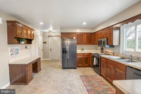 $745,000 | 11946 Ropp Lane, Lovettsville, VA 20180