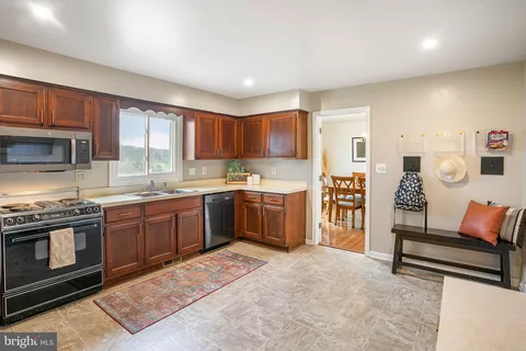 $745,000 | 11946 Ropp Lane, Lovettsville, VA 20180